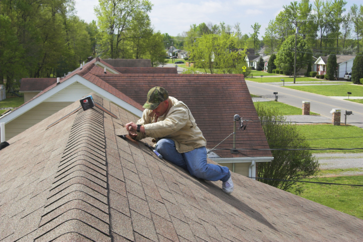 Roofing Contractor on duty