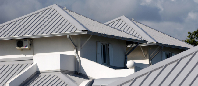 When to Consider a Metal Roof Replacement | Race City Roofing ...